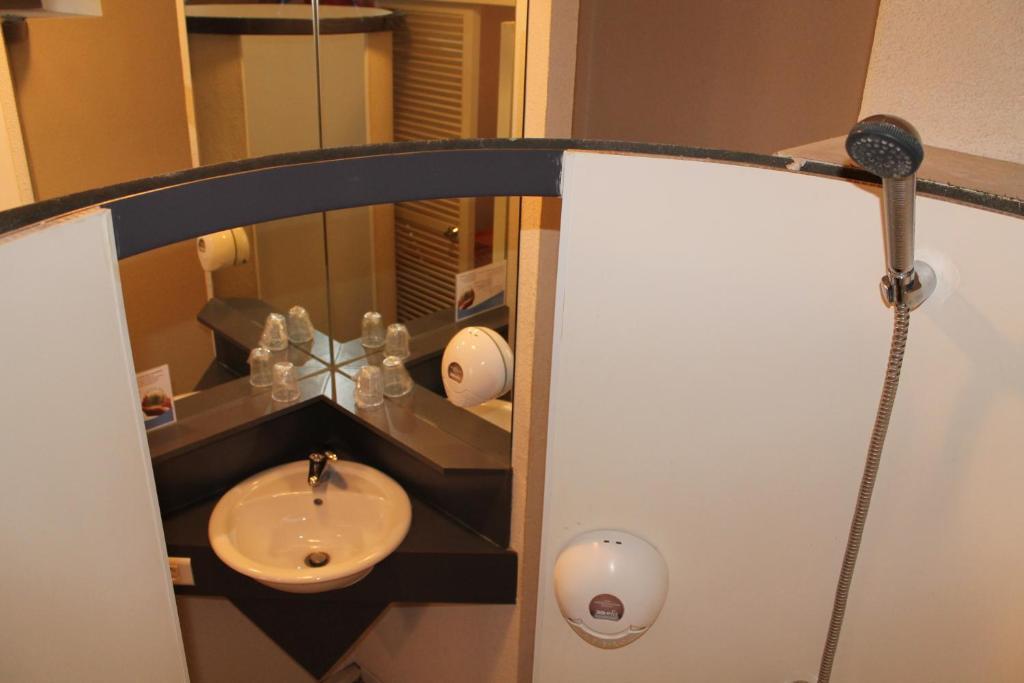 Quick Palace Hotel Noyelles-Godault Room photo